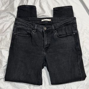 🚨CLOSING SHOP SALE🚨 Levi Strauss 711 Skinny Jeans- Distressed Black (30)